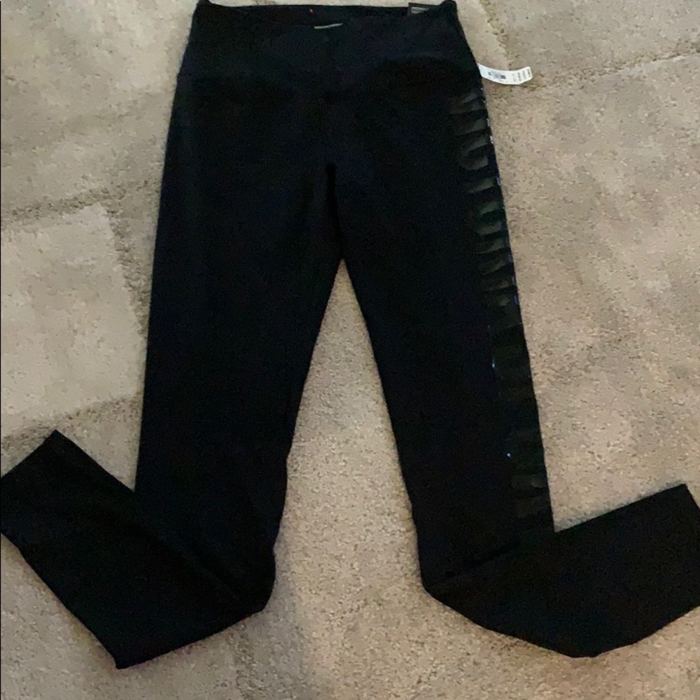Victoria Secret vicrotia sport yoga pants